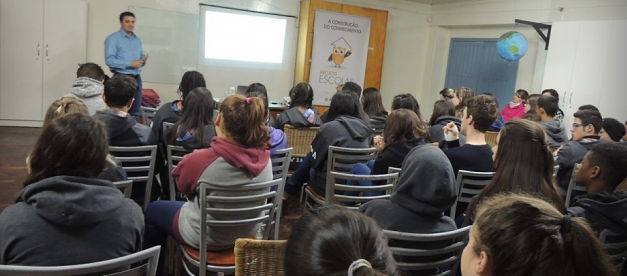 Fundação Marcopolo investe no ensino escolar