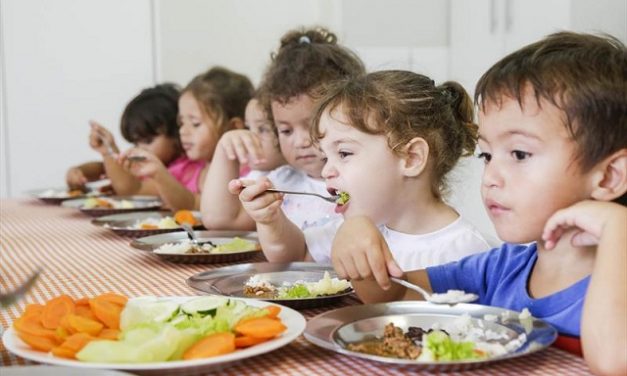 Comida e brinquedo no Natal solidário da Toyota