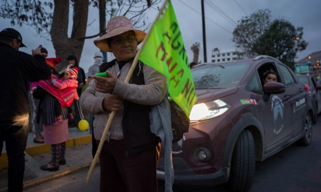 DIA 15 – Protestos, perseguição, pelicanos e Pet Shop Boys