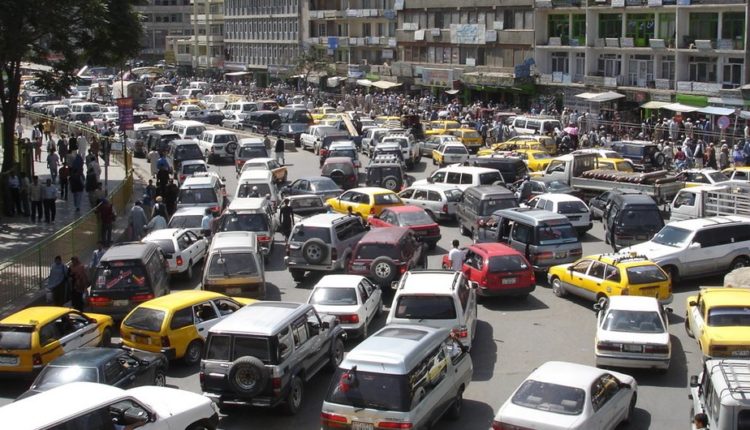 Poluentes, carros usados são exportados para a África