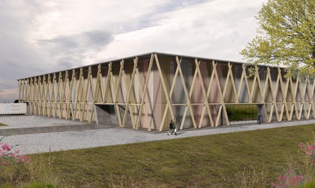 Fazenda vertical usa LED para aumentar produção