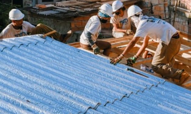 Caixinha de suco vira telhado