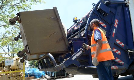 Fábrica da Mercedes-Benz atinge o aterro zero