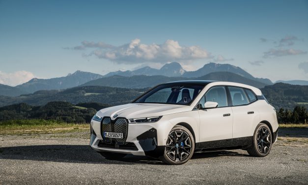 BMW lança o seu elétrico mais conectado