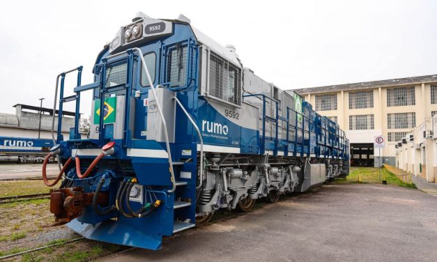 Locomotiva híbrida busca menor impacto ambiental