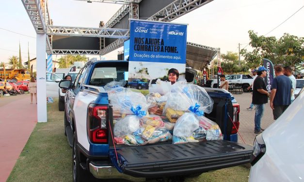 Ford arrecada 260 toneladas de alimentos