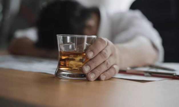 Teatro leva educação sobre consumo precoce de álcool