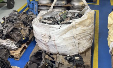 Desmontagem mostra como partes do carro volta para a cadeia produtiva